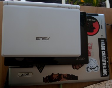 Size Comparison Asus EEE PC vs Acer Aspire One vs Acer 15" laptop