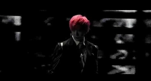 MBLAQ - Smokey Girl - WHY is his Hair PINK?