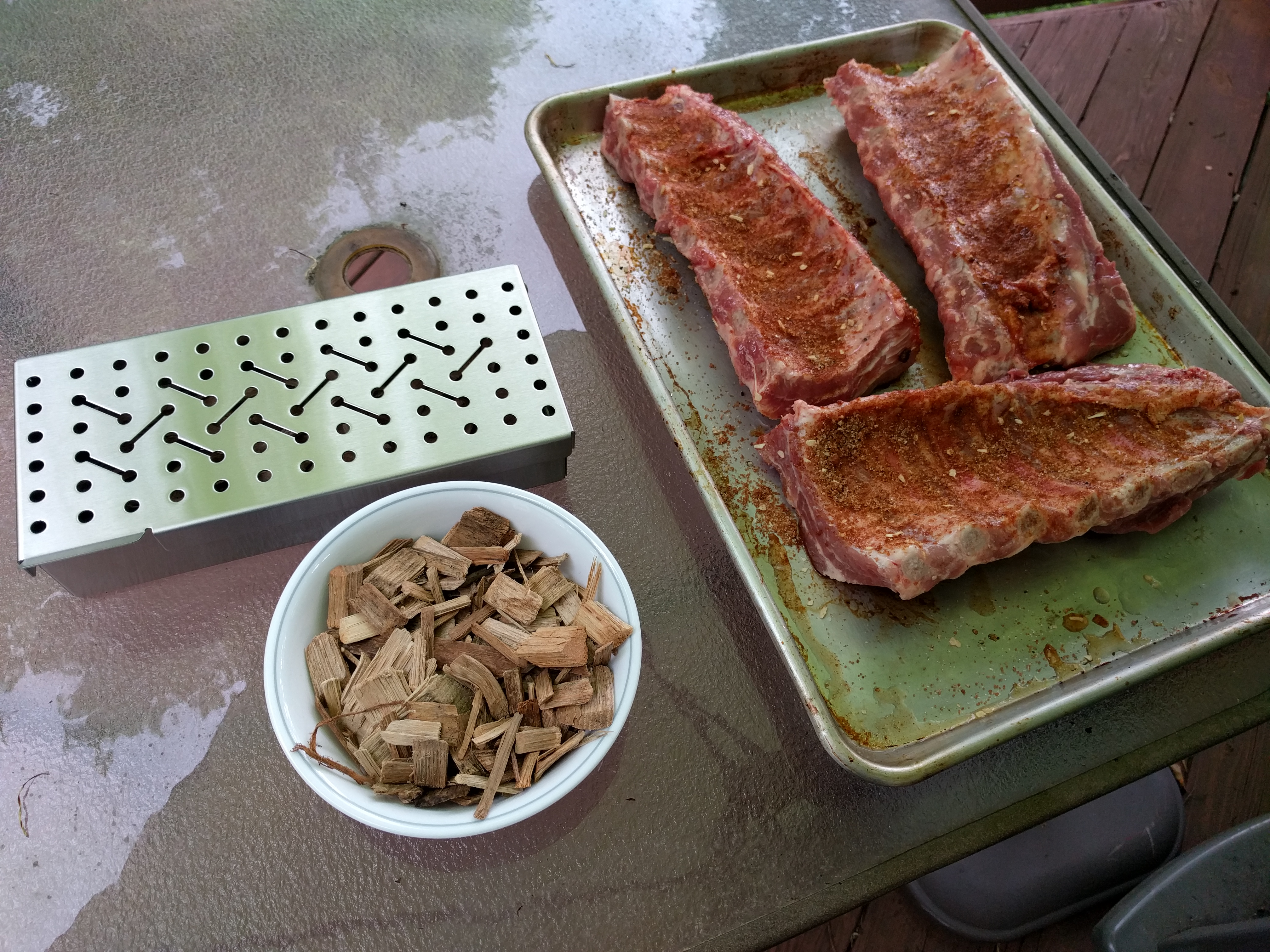 Ribs and wood chips