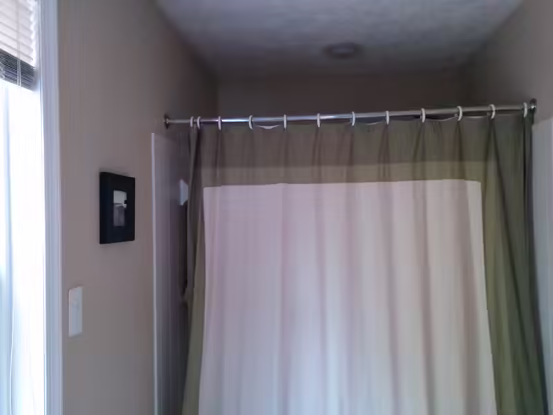 Old Bathroom Paint-4