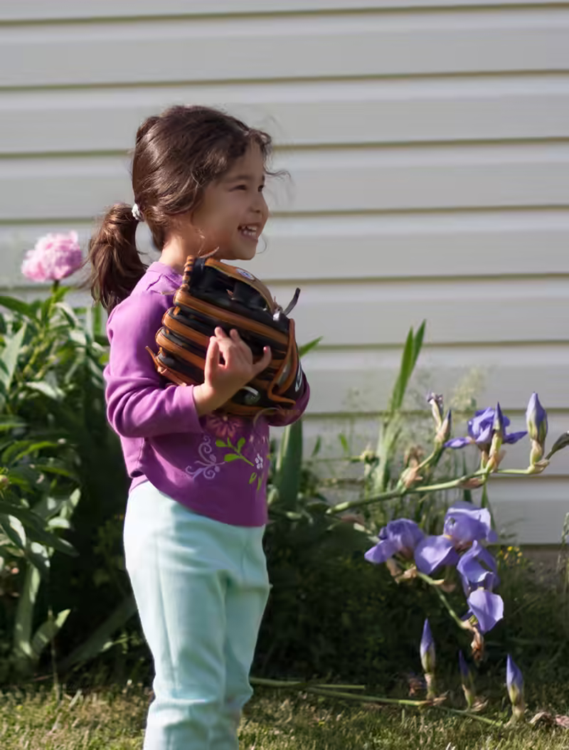 Scarlett plays baseball with first glove-2