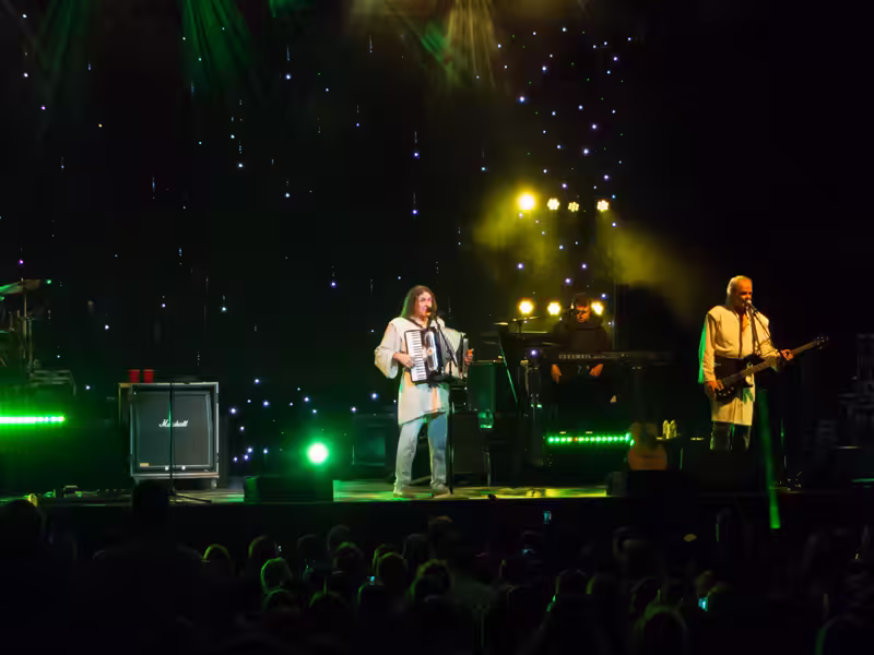 Weird Al Mandatory Fun Concert-99 - web