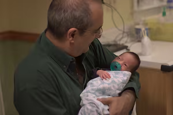 Dad and Sam first look - 2015-12-04–012-1