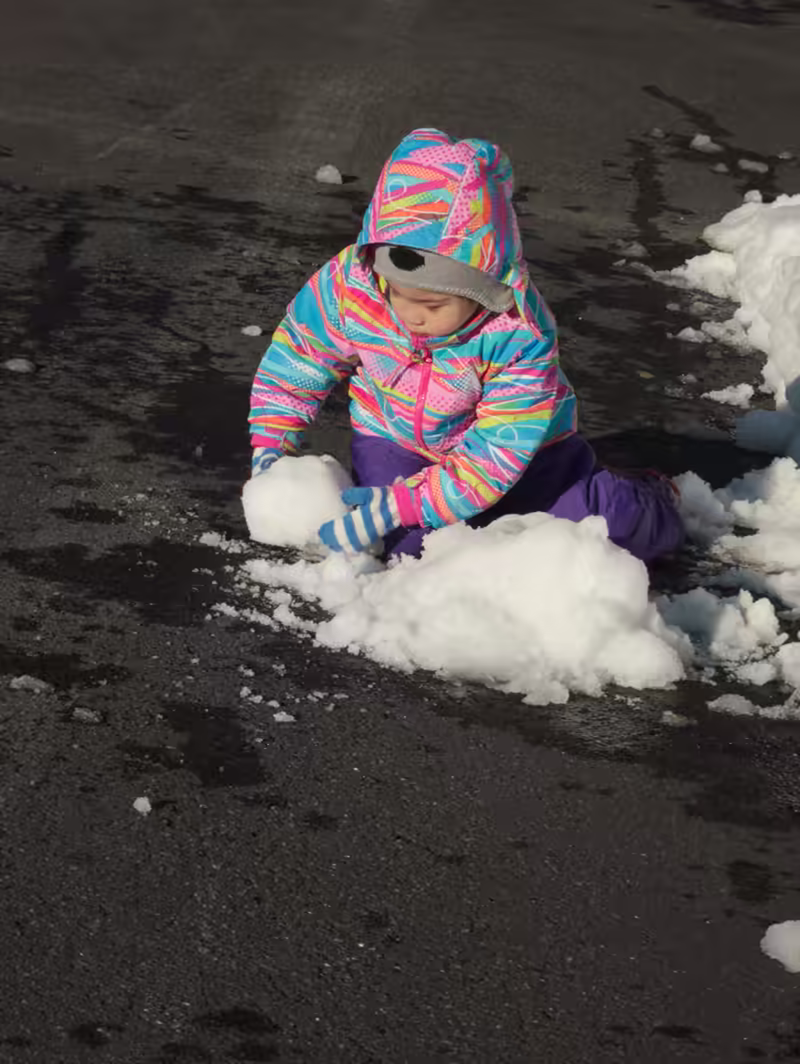 Scarlett spends some time out in the snow with Danielle.