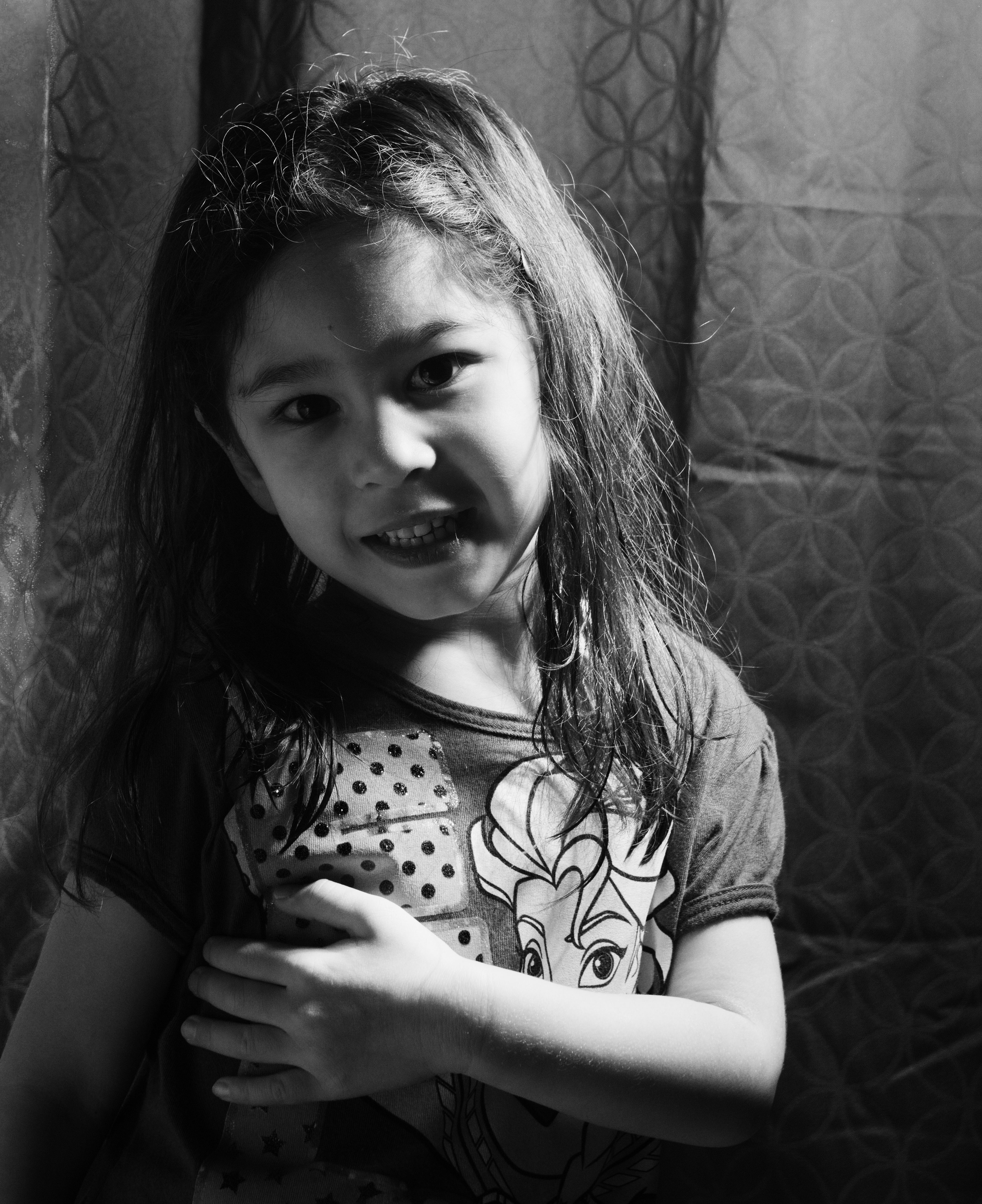 Scarlett-and-Beauty-Dish-in-the-Basement-2016-03-30-001-bw-SilverEFEX-cropped