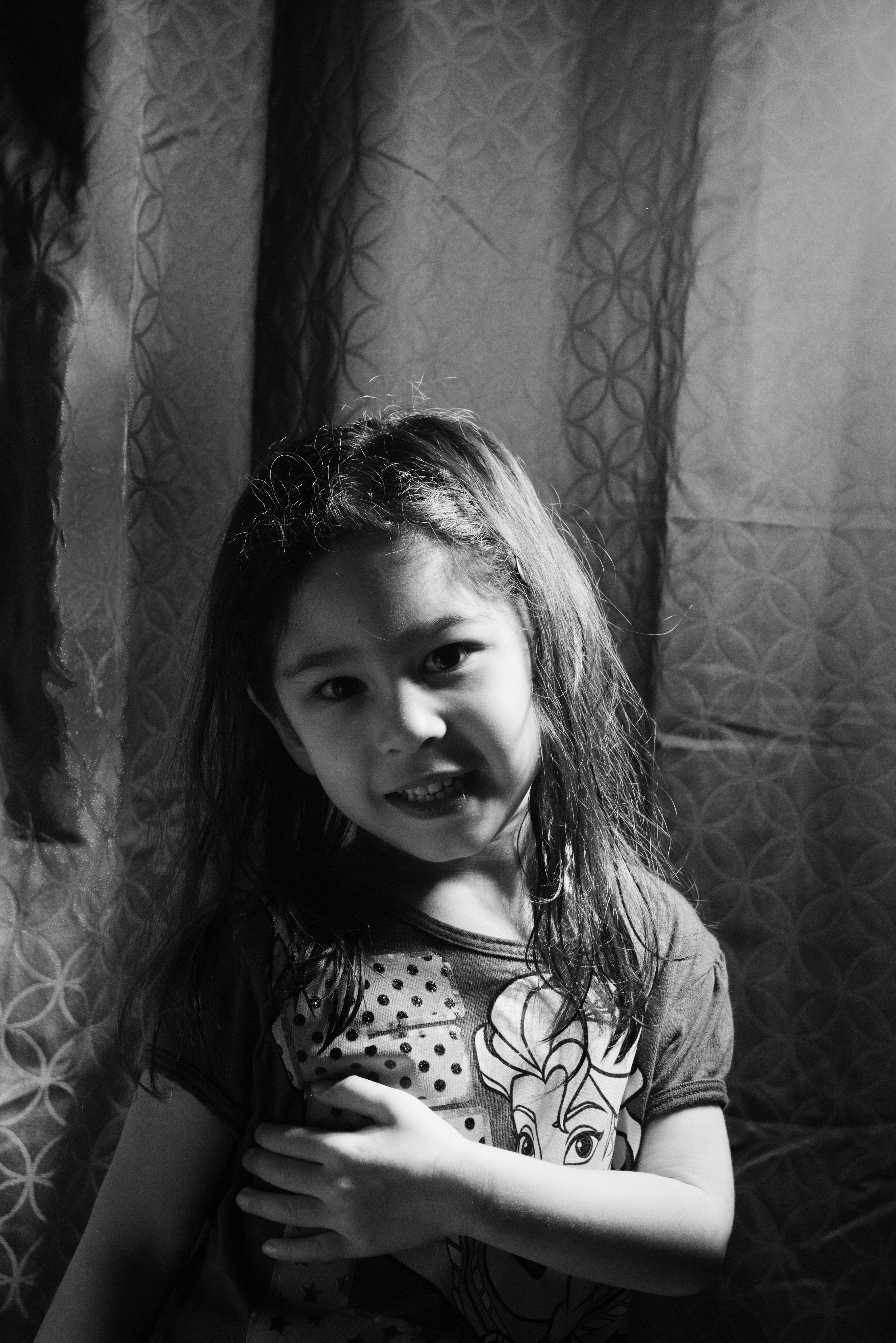 Scarlett-and-Beauty-Dish-in-the-Basement-2016-03-30-001-bw-SilverEFEX