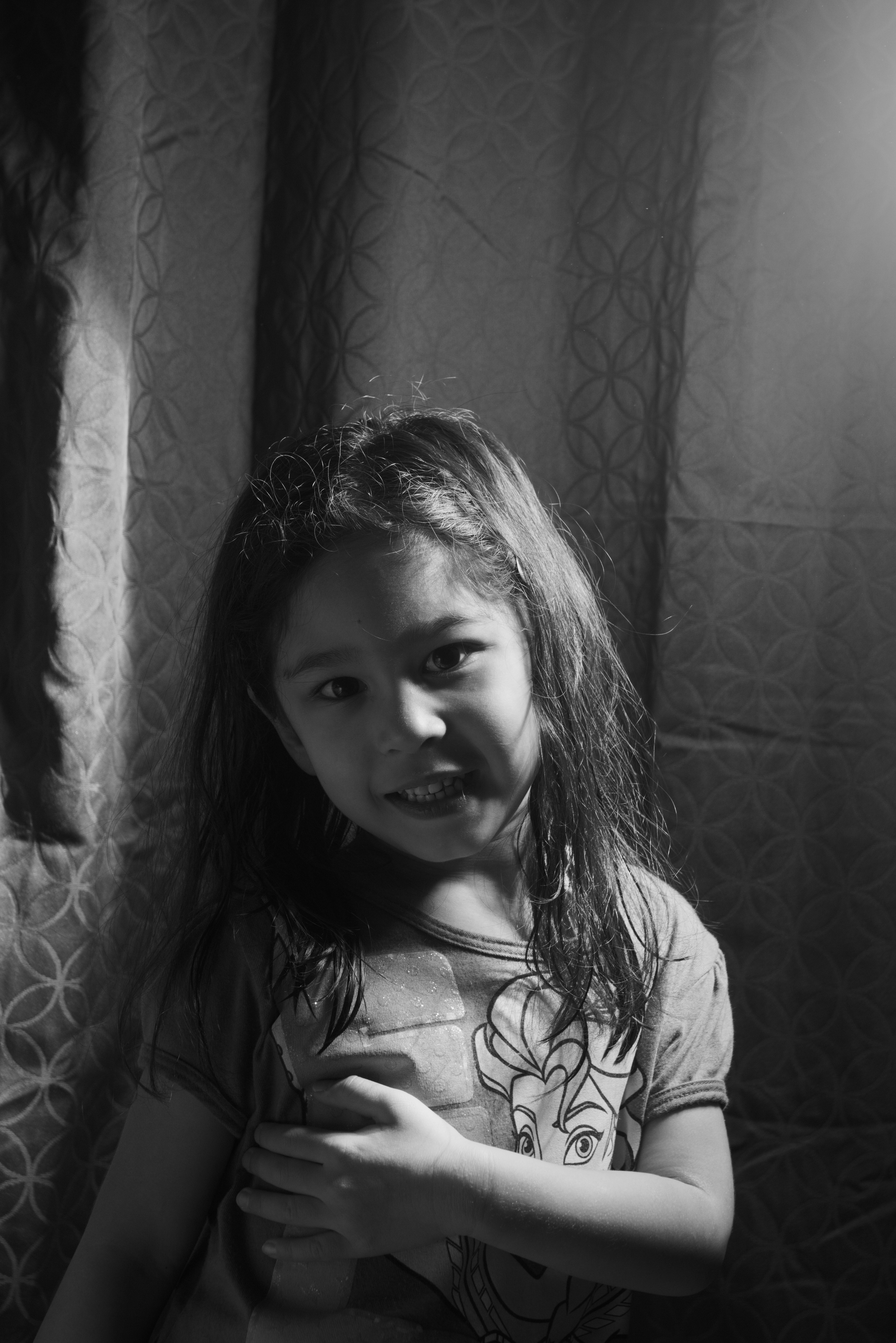 Scarlett-and-Beauty-Dish-in-the-Basement-2016-03-30-001-colorfixed-bw-ilford400