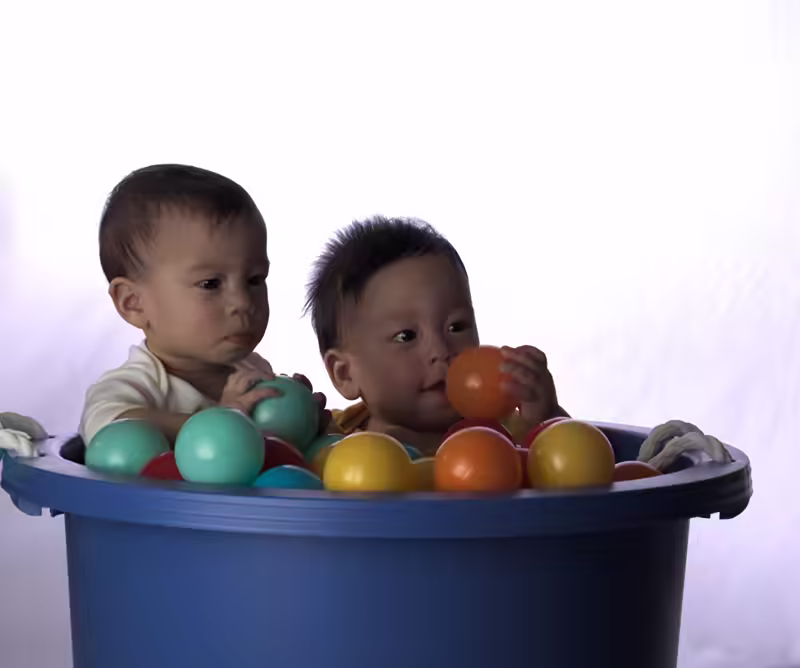 Twins in Purple Bucket - 2016-07-04&ndash;021-1